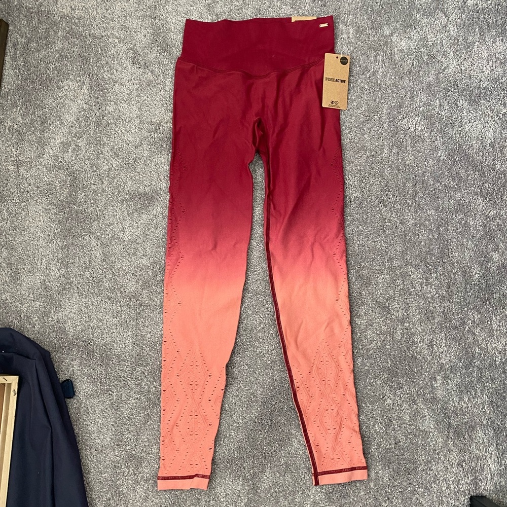 NWT VS PINK Seamless Tight with open knit details